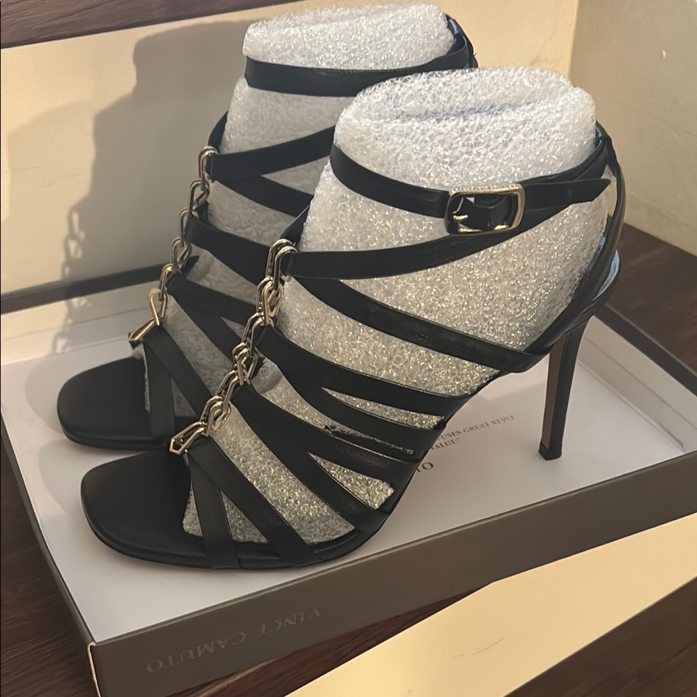 NIB Vince Camuto Strappy Sandals